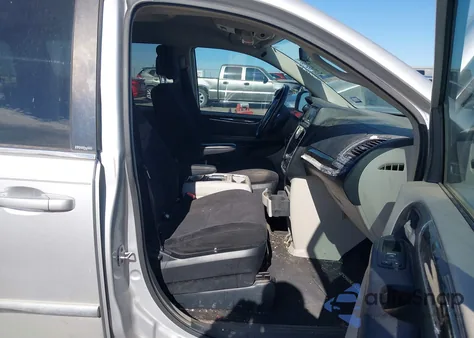 2011 Chrysler Town & Country Touring from USA, damaged, VIN 2A4RR5DG3BR610866